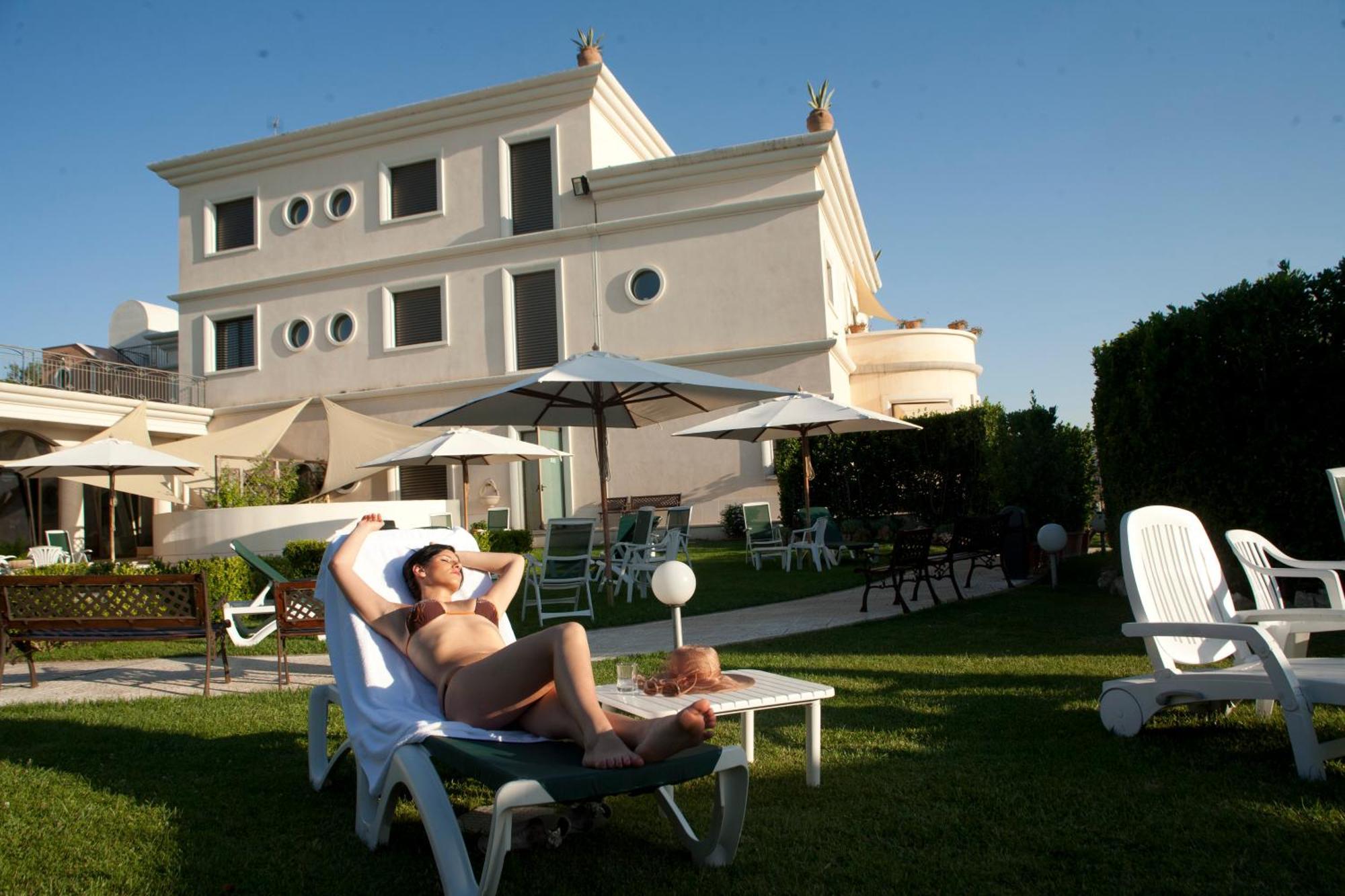 Hotel D'Altavilla Canosa di Puglia Eksteriør billede